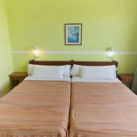 Otel Cala Bona Y Mar Blava