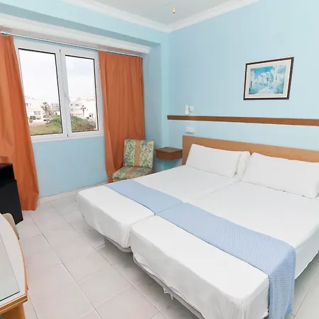 Otel Cala Bona Y Mar Blava