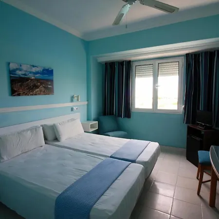 Otel Cala Bona Y Mar Blava