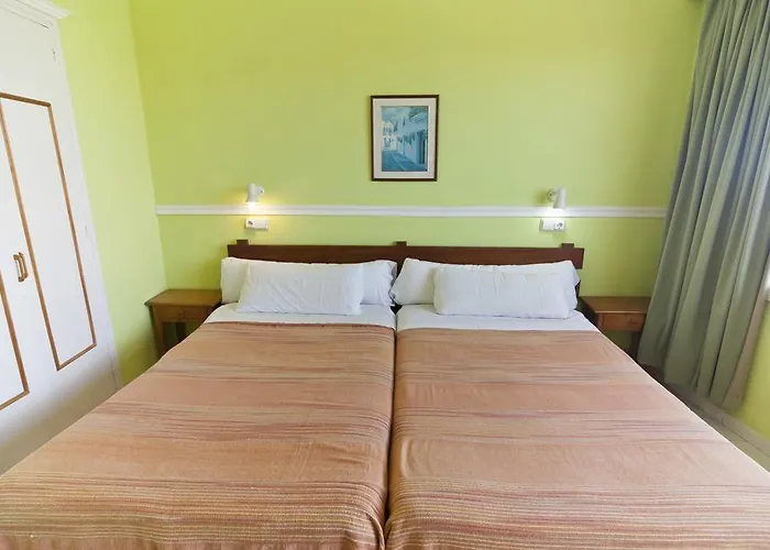 Otel Cala Bona Y Mar Blava