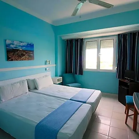 Cala Bona Y Mar Blava Hotel